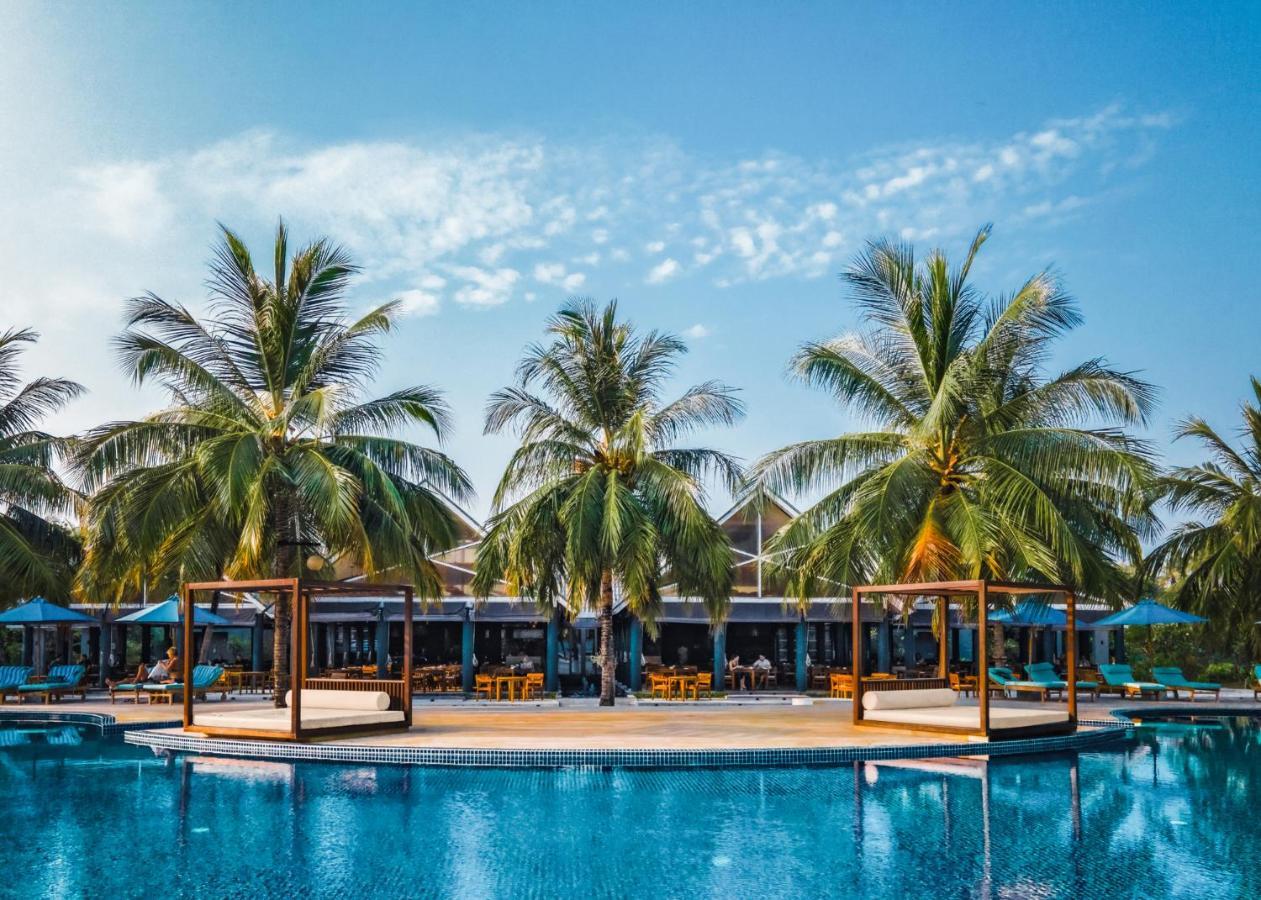 Furaveri Maldives - Complimentary Round-Trip Seaplane Transfer For Two For A Minimum Of 5 Nights Or More From May 1St To October 31St, 2025 Meedhoo  Exterior foto The resort's main pool