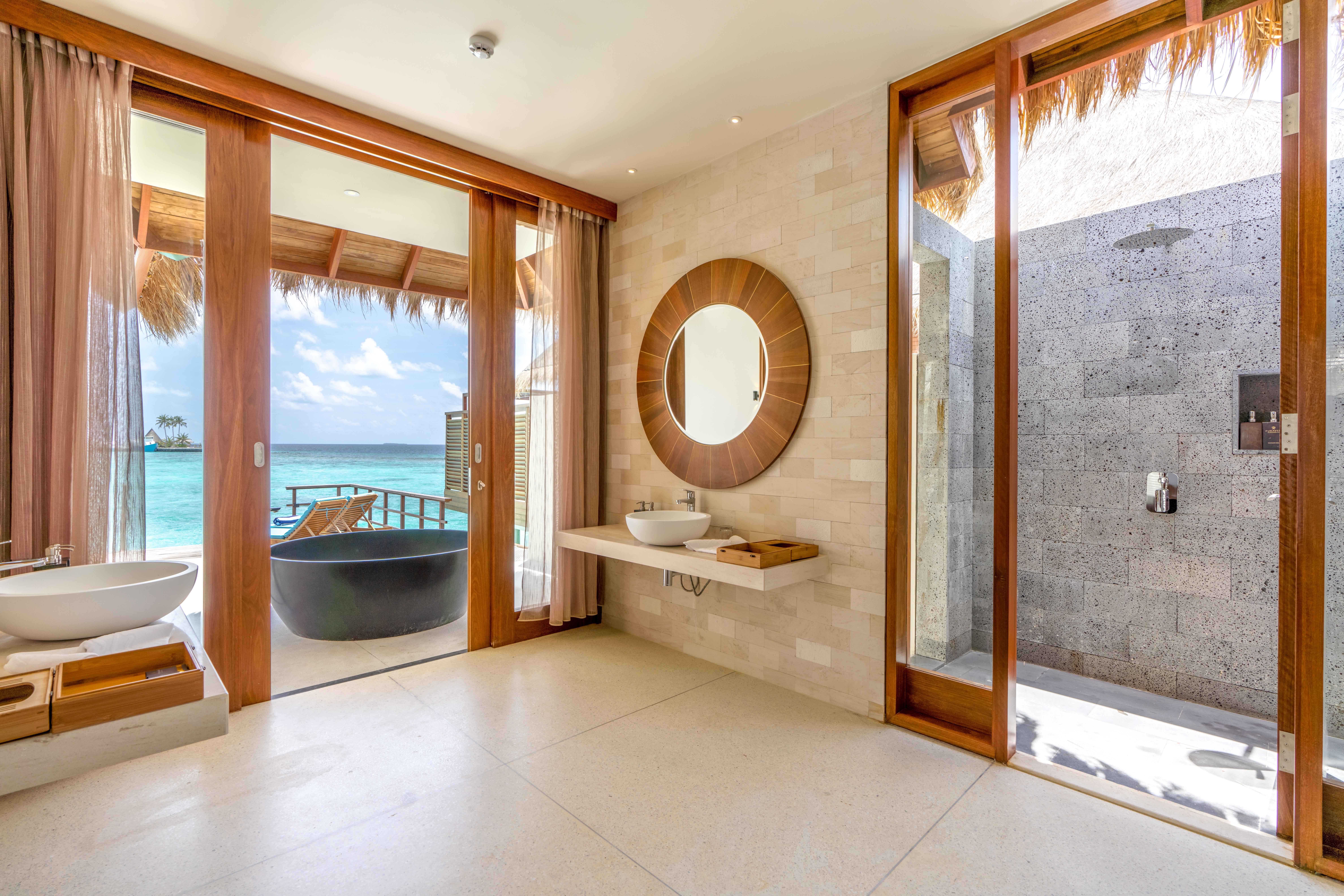 Furaveri Maldives - Complimentary Round-Trip Seaplane Transfer For Two For A Minimum Of 5 Nights Or More From May 1St To October 31St, 2025 Meedhoo  Exterior foto Bathroom of a Beach Villa
