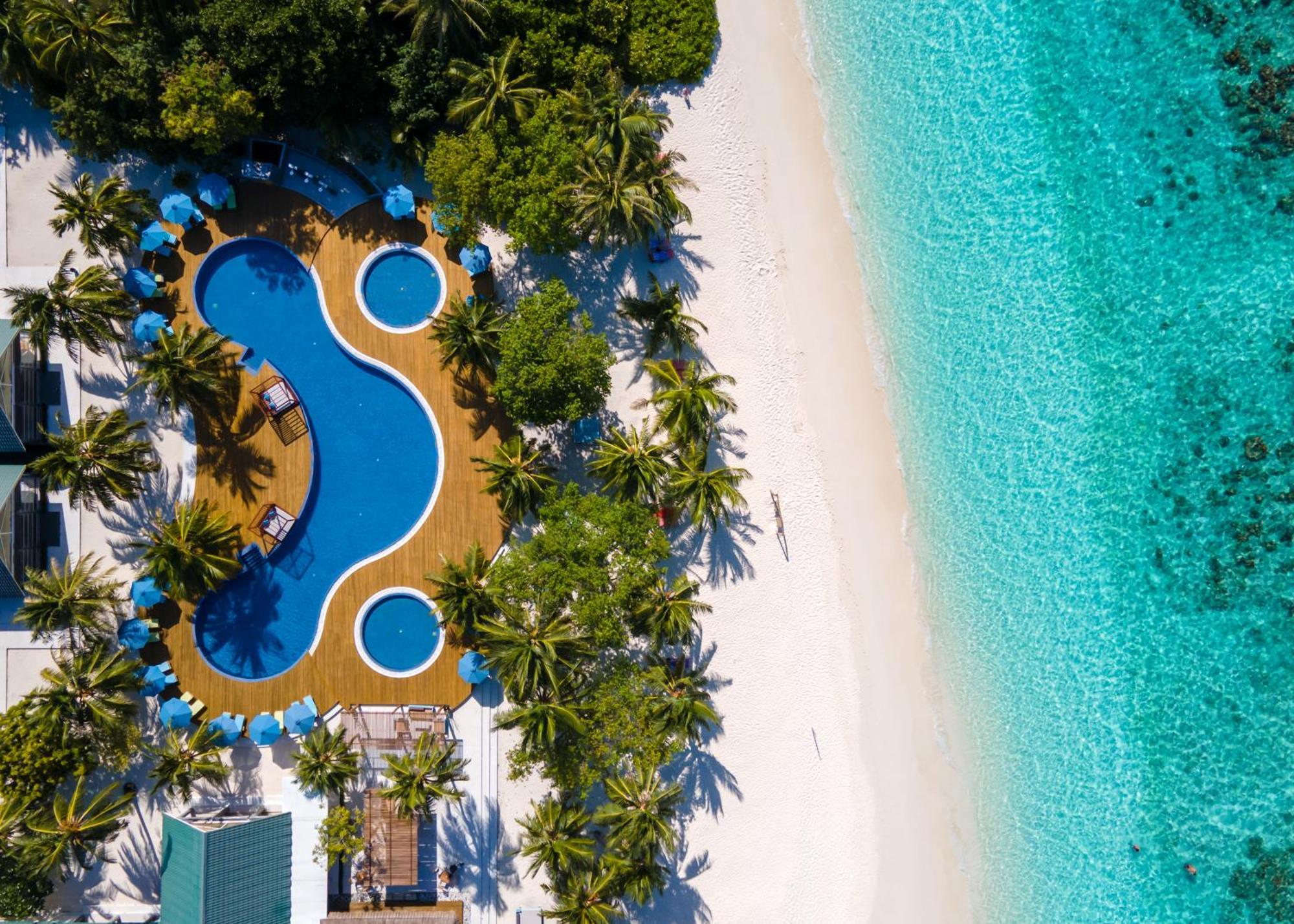 Furaveri Maldives - Complimentary Round-Trip Seaplane Transfer For Two For A Minimum Of 5 Nights Or More From May 1St To October 31St, 2025 Meedhoo  Exterior foto Aerial view of the pool at the resort